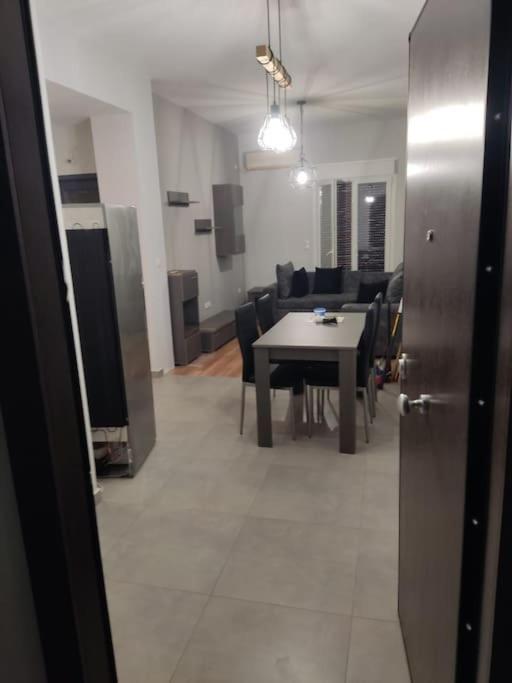 Appartamento Σπιτι Ιδανικο Για 4 Ατομα Στον Αγ. Νικολαο Αττικησ Atene Esterno foto